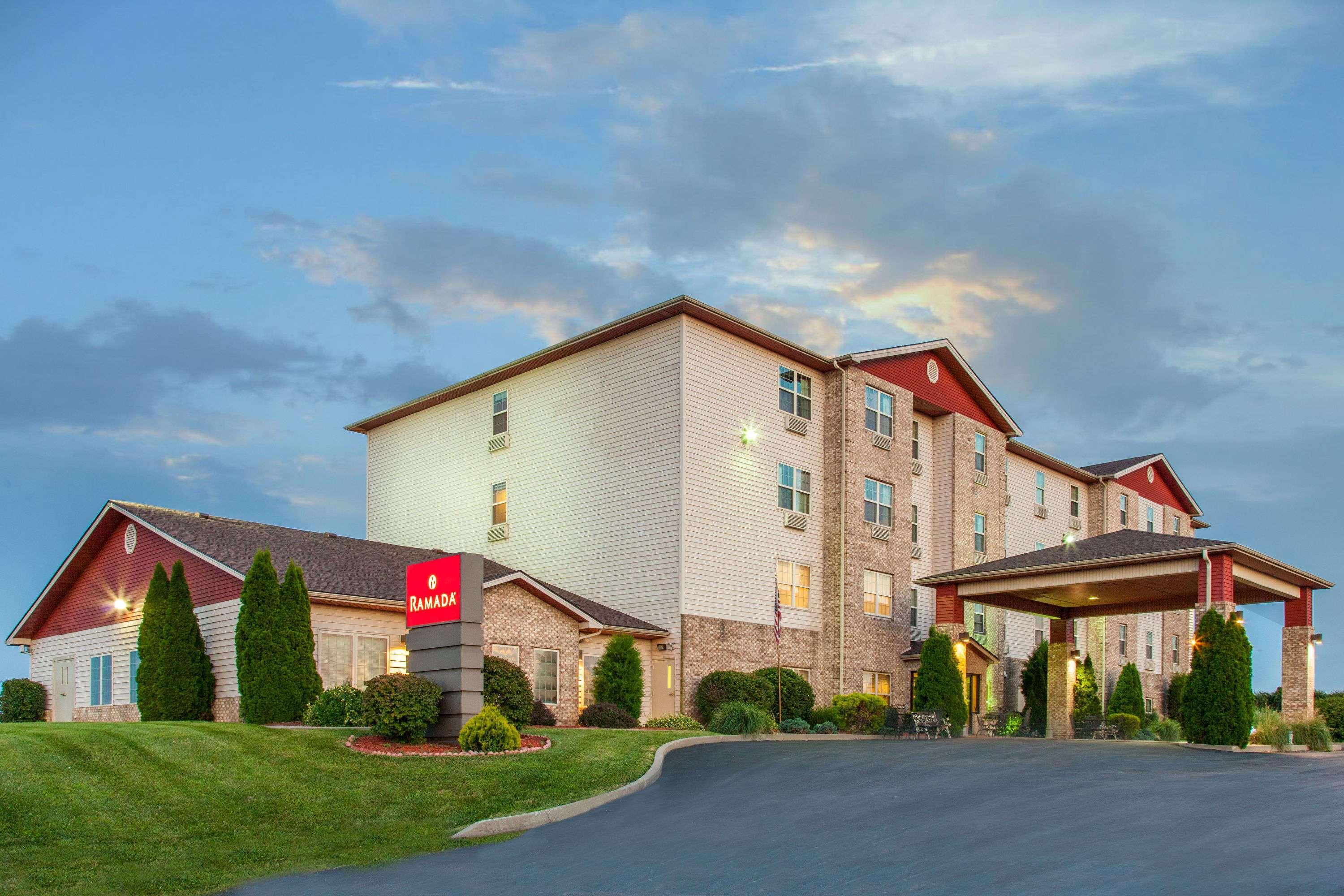 Ramada By Wyndham Sparta/At Speedway Kültér fotó