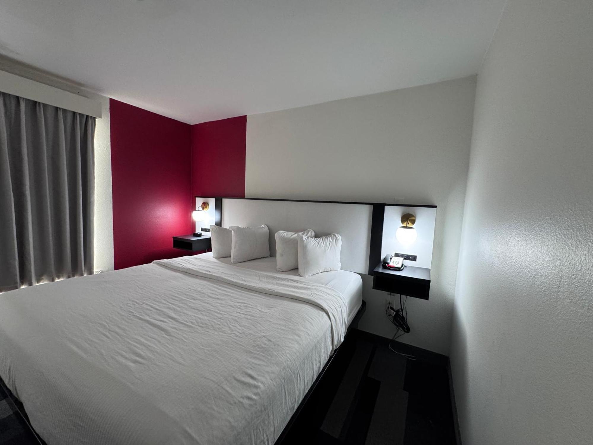 Ramada By Wyndham Sparta/At Speedway Kültér fotó
