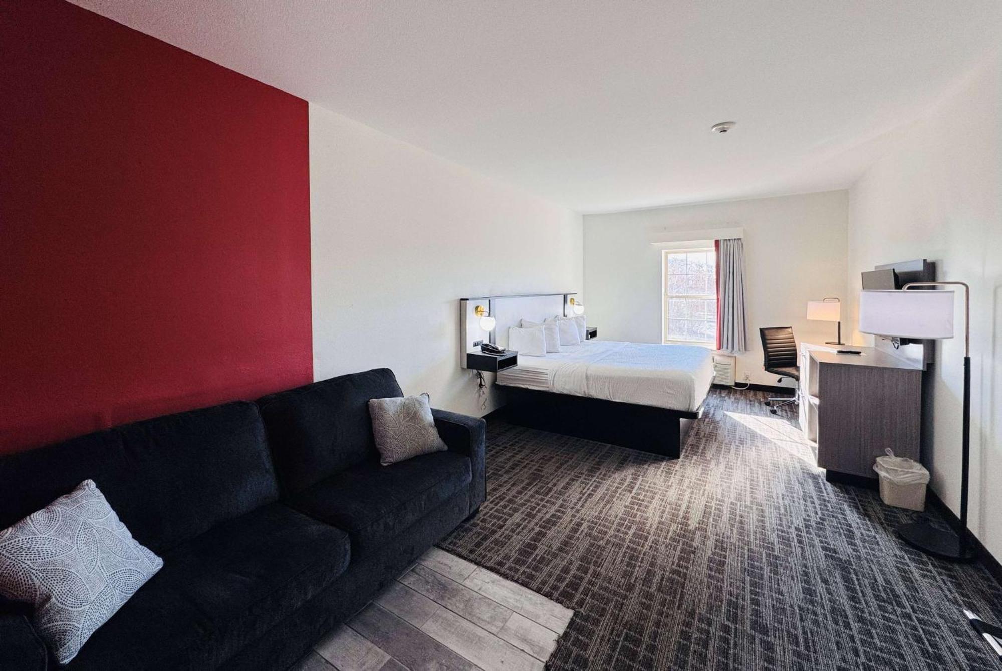 Ramada By Wyndham Sparta/At Speedway Kültér fotó